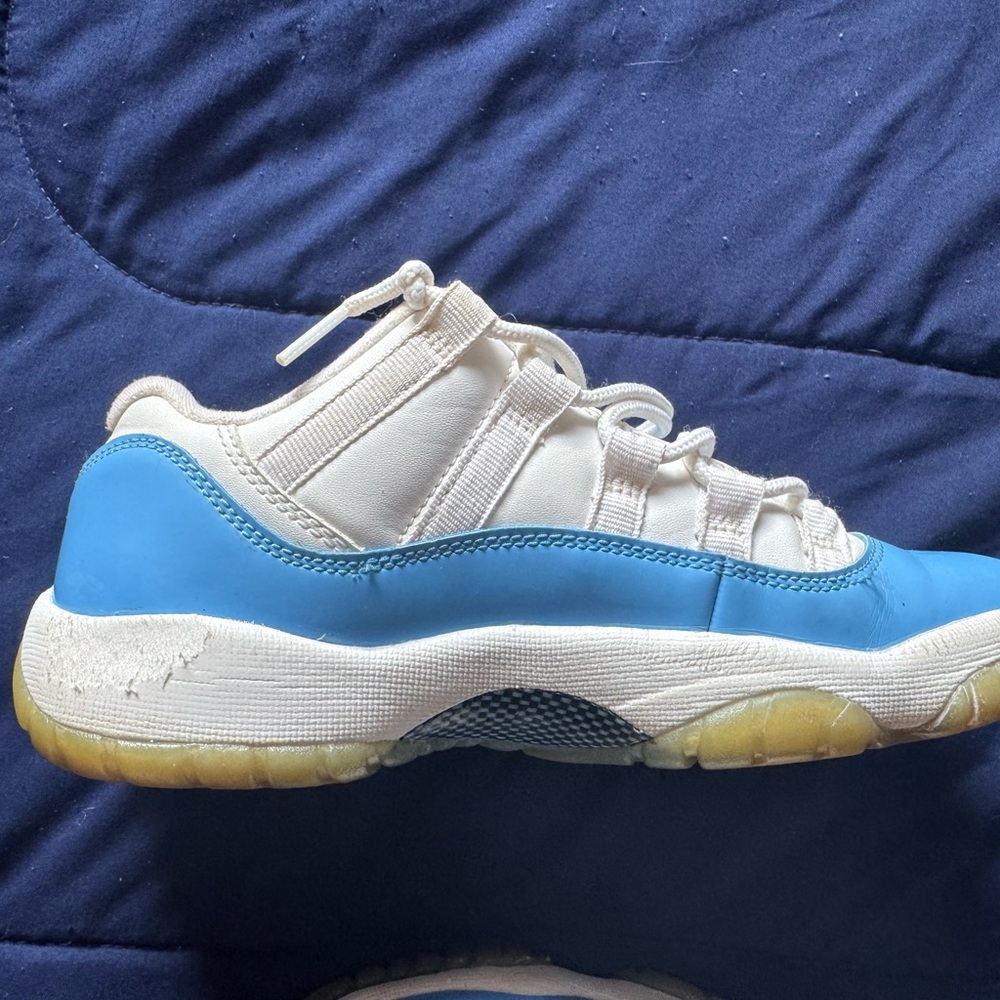 Jordan Kids White and Blue Sneakers - Picture 3 of 7